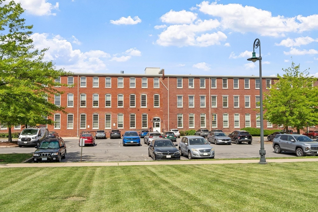 35 Riverwalk Way, Lowell, Massachusetts, 1 Bedroom Bedrooms, 2 Rooms Rooms,1 BathroomBathrooms,Residential,For Sale,Riverwalk Way,73530979