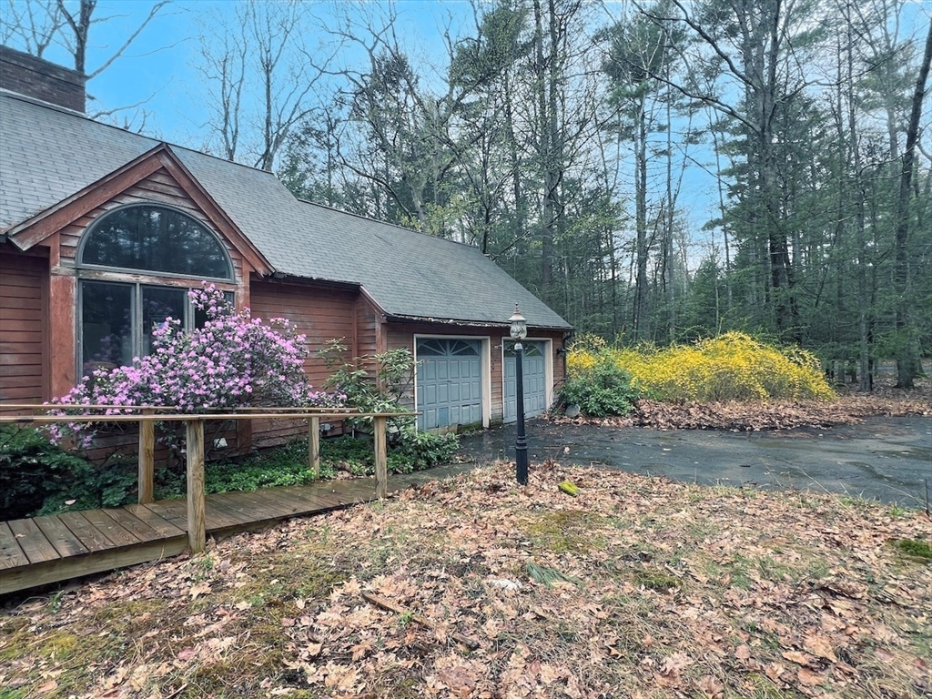 45 Honey Pot Road, Southwick, Massachusetts, 3 Bedrooms Bedrooms, 6 Rooms Rooms,2.5 BathroomsBathrooms,Residential,For Sale,Honey Pot Road,73505779