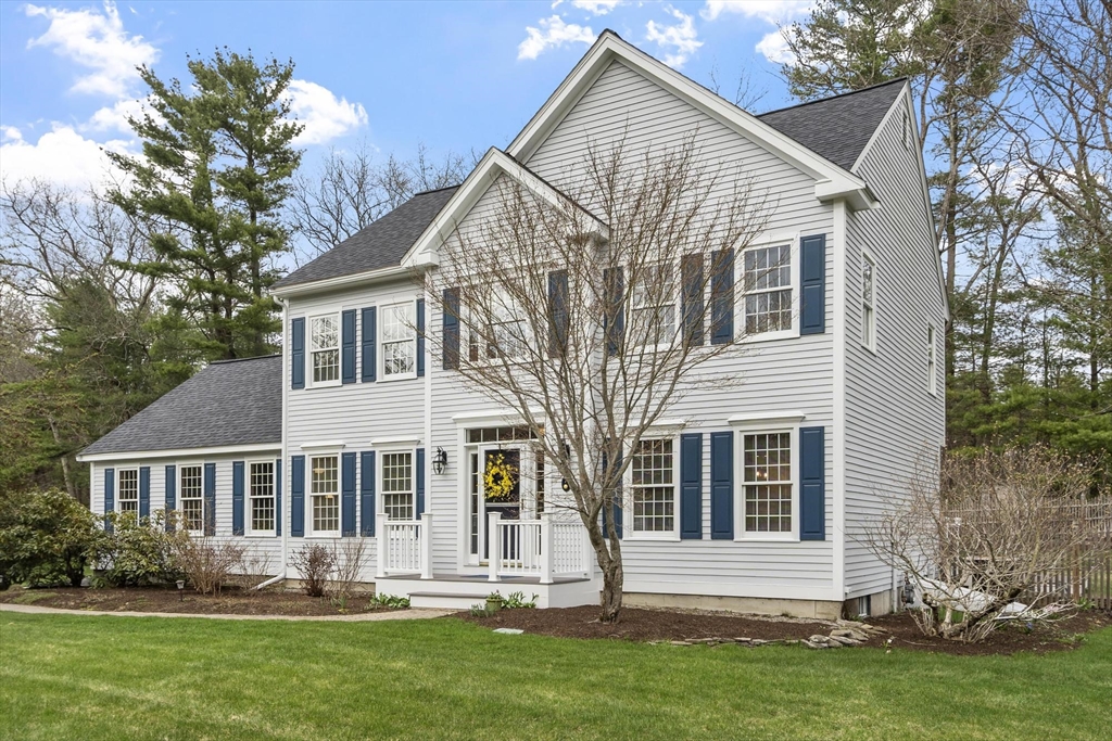 7 Rooks Way, Westford, Massachusetts, 3 Bedrooms Bedrooms, 8 Rooms Rooms,2.5 BathroomsBathrooms,Residential,For Sale,Rooks Way,73502042