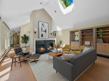 110 Galloupes Point Rd, Swampscott, Massachusetts, 3 Bedrooms Bedrooms, 8 Rooms Rooms,2.5 BathroomsBathrooms,Residential,For Sale,Galloupes Point Rd,73428022