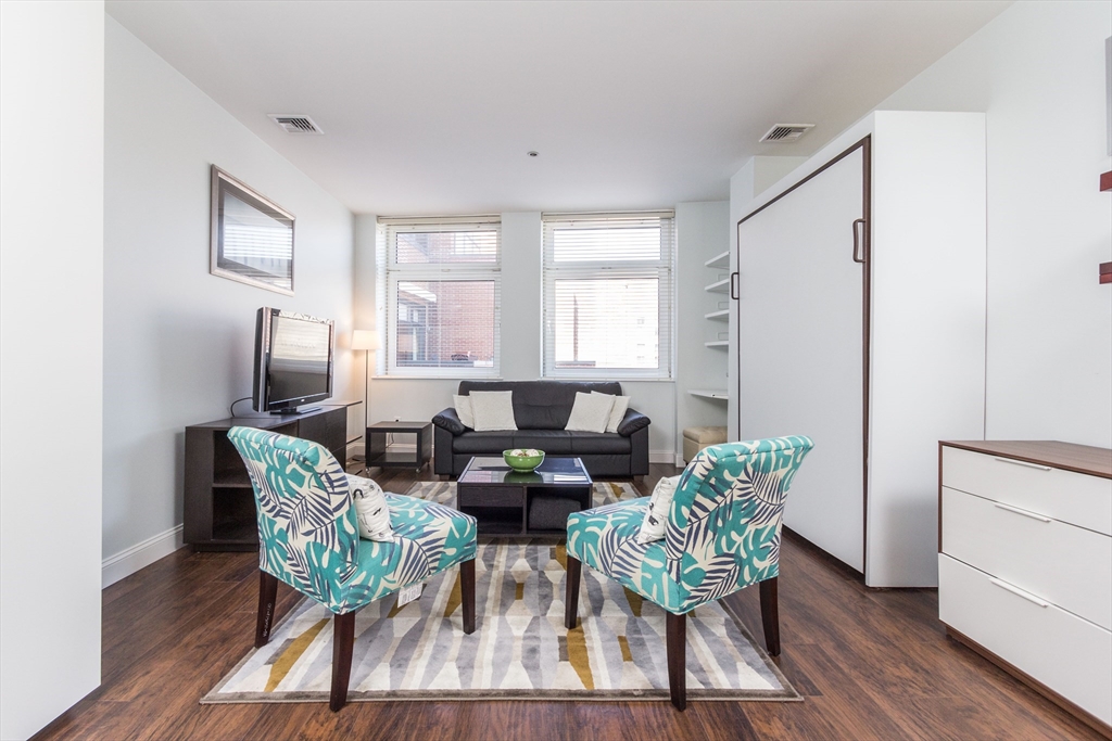 300 Commercial Street, Boston, Massachusetts, 2 Rooms Rooms,1 BathroomBathrooms,Residential Lease,For Rent,Commercial Street,73526944