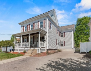 200 Union St, Franklin, Massachusetts, 5 Bedrooms Bedrooms, 12 Rooms Rooms,2 BathroomsBathrooms,Residential Income,For Sale,Union St,73514809