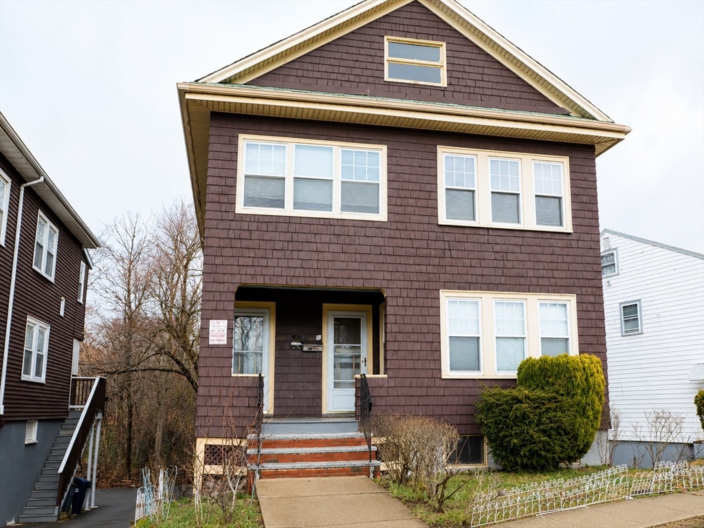 648 Cummins Hwy, Boston, Massachusetts, 2 Bedrooms Bedrooms, 5 Rooms Rooms,1 BathroomBathrooms,Residential Lease,For Rent,Cummins Hwy,73545069