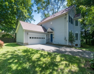 62 Fairview Ave, Northampton, Massachusetts, 4 Bedrooms Bedrooms, 8 Rooms Rooms,3 BathroomsBathrooms,Residential,For Sale,Fairview Ave,73545108