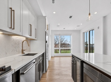 946 Saratoga Street, Boston, Massachusetts, 2 Bedrooms Bedrooms, 5 Rooms Rooms,2 BathroomsBathrooms,Residential,For Sale,Saratoga Street,73545116