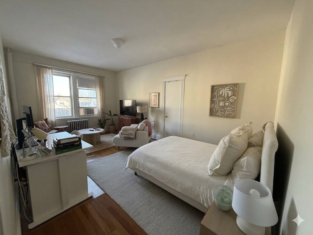 28 Colborne, Boston, Massachusetts, 3 Rooms Rooms,1 BathroomBathrooms,Residential Lease,For Rent,Colborne,73545124