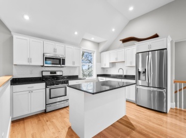 6 Peter Parley Rd, Boston, Massachusetts, 2 Bedrooms Bedrooms, 5 Rooms Rooms,2 BathroomsBathrooms,Residential Lease,For Rent,Peter Parley Rd,73545145