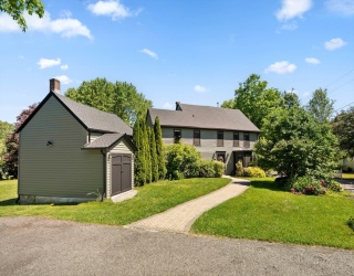 11 Old Cmn, Millbury, Massachusetts, 5 Bedrooms Bedrooms, 9 Rooms Rooms,2 BathroomsBathrooms,Residential,For Sale,Old Cmn,73536370