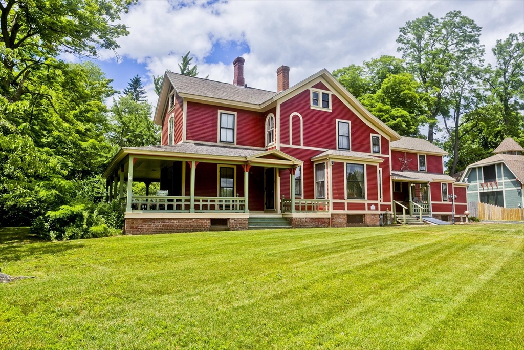 2 Crescent Hl, Springfield, Massachusetts, 4 Bedrooms Bedrooms, 12 Rooms Rooms,3 BathroomsBathrooms,Residential,For Sale,Crescent Hl,73545151