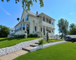 21 Miller St, Blackstone, Massachusetts, 4 Bedrooms Bedrooms, 12 Rooms Rooms,2 BathroomsBathrooms,Residential Income,For Sale,Miller St,73528595
