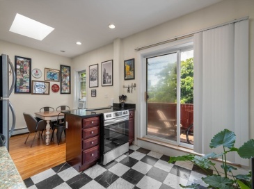 18-20 Marcella Street, Cambridge, Massachusetts, 2 Bedrooms Bedrooms, 4 Rooms Rooms,1 BathroomBathrooms,Residential Lease,For Rent,Marcella Street,73545172
