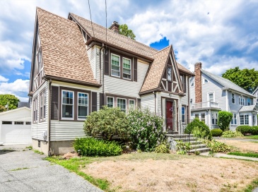 36 Whittier Rd, Medford, Massachusetts, 5 Bedrooms Bedrooms, 11 Rooms Rooms,2.5 BathroomsBathrooms,Residential Lease,For Rent,Whittier Rd,73545185