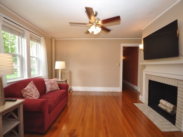 298 Main St, Wakefield, Massachusetts, 1 Bedroom Bedrooms, 4 Rooms Rooms,1 BathroomBathrooms,Residential Lease,For Rent,Main St,73545179