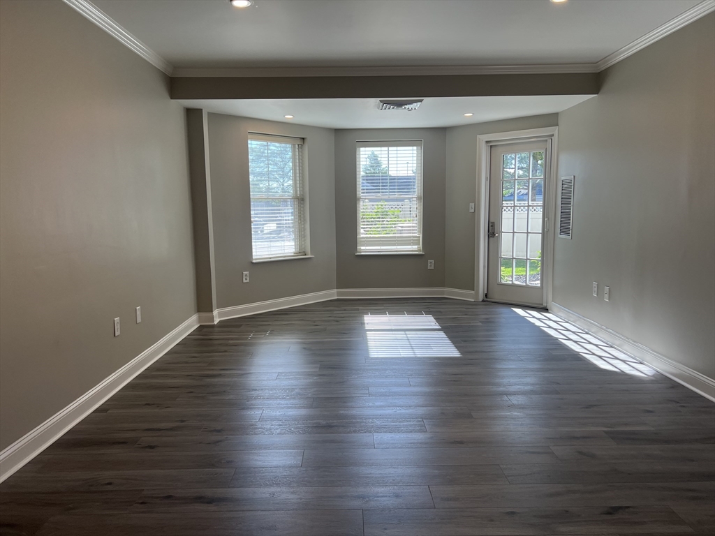 10 Seaport Drive, Quincy, Massachusetts, 1 Bedroom Bedrooms, 3 Rooms Rooms,1 BathroomBathrooms,Residential Lease,For Rent,Seaport Drive,73524820