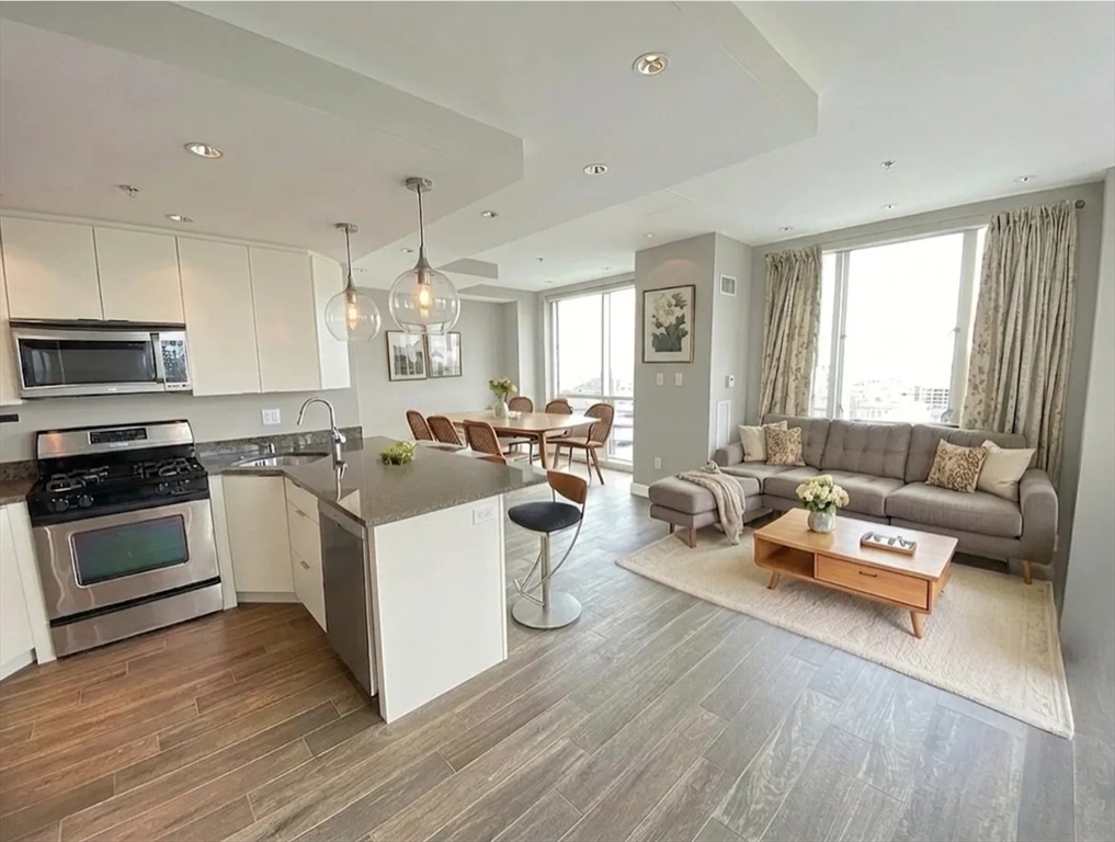 1 Nassau Street, Boston, Massachusetts, 2 Bedrooms Bedrooms, 2 Rooms Rooms,2 BathroomsBathrooms,Residential Lease,For Rent,Nassau Street,73545209