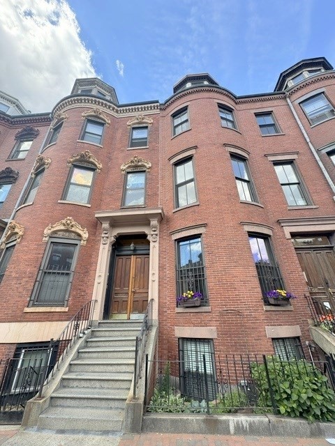 683 Massachusetts Ave, Boston, Massachusetts, 2 Bedrooms Bedrooms, 4 Rooms Rooms,1 BathroomBathrooms,Residential Lease,For Rent,Massachusetts Ave,73545215