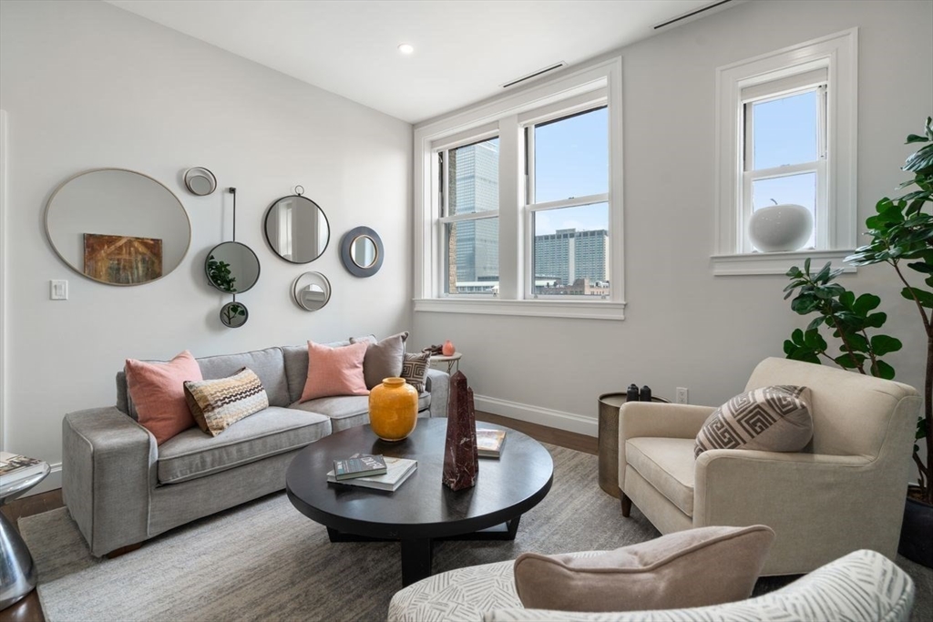 416 Marlborough Street, Boston, Massachusetts, 2 Bedrooms Bedrooms, 4 Rooms Rooms,2 BathroomsBathrooms,Residential,For Sale,Marlborough Street,73545288