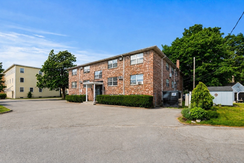 32 Bradford St, Concord, Massachusetts, 29 Bedrooms Bedrooms, 64 Rooms Rooms,18 BathroomsBathrooms,Residential Income,For Sale,Bradford St,73545301