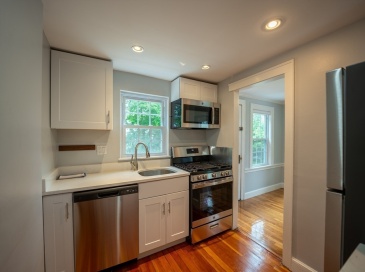 991 Massachusetts Ave, Lexington, Massachusetts, 2 Bedrooms Bedrooms, 5 Rooms Rooms,1 BathroomBathrooms,Residential Lease,For Rent,Massachusetts Ave,73545324