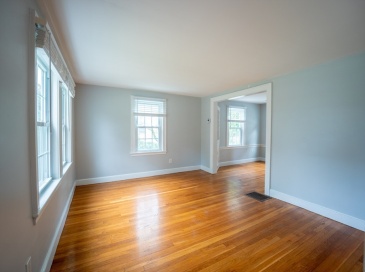 993 Massachusetts Ave, Lexington, Massachusetts, 2 Bedrooms Bedrooms, 5 Rooms Rooms,1 BathroomBathrooms,Residential Lease,For Rent,Massachusetts Ave,73545326