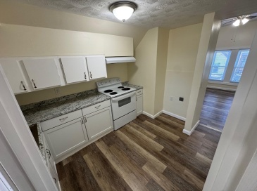 456 Haverhill St, Lawrence, Massachusetts, 1 Bedroom Bedrooms, 3 Rooms Rooms,1 BathroomBathrooms,Residential Lease,For Rent,Haverhill St,73545328
