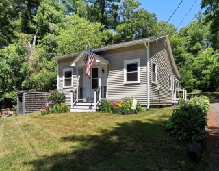 47 Anderson Ave, Middleboro, Massachusetts, 2 Bedrooms Bedrooms, 3 Rooms Rooms,1 BathroomBathrooms,Residential,For Sale,Anderson Ave,73544349