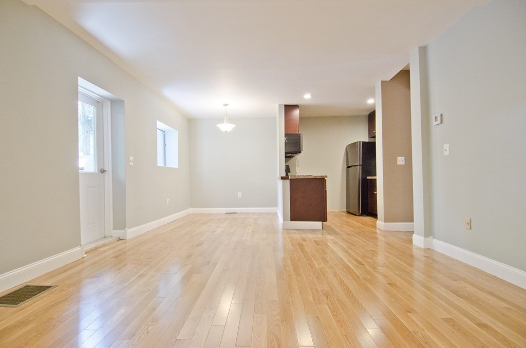 94 Florida St, Boston, Massachusetts, 1 Bedroom Bedrooms, 3 Rooms Rooms,1 BathroomBathrooms,Residential Lease,For Rent,Florida St,73545337
