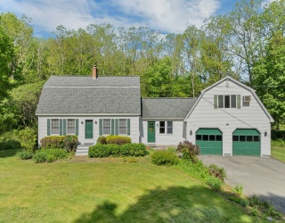 1 Muddy Pond, Kensington, New Hampshire, 3 Bedrooms Bedrooms, 7 Rooms Rooms,2.5 BathroomsBathrooms,Residential,For Sale,Muddy Pond,73545355