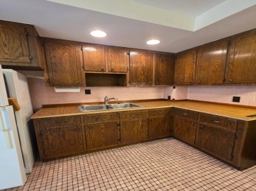 145 Suffolk, Fall River, Massachusetts, 2 Bedrooms Bedrooms, 5 Rooms Rooms,1 BathroomBathrooms,Residential Lease,For Rent,Suffolk,73545360