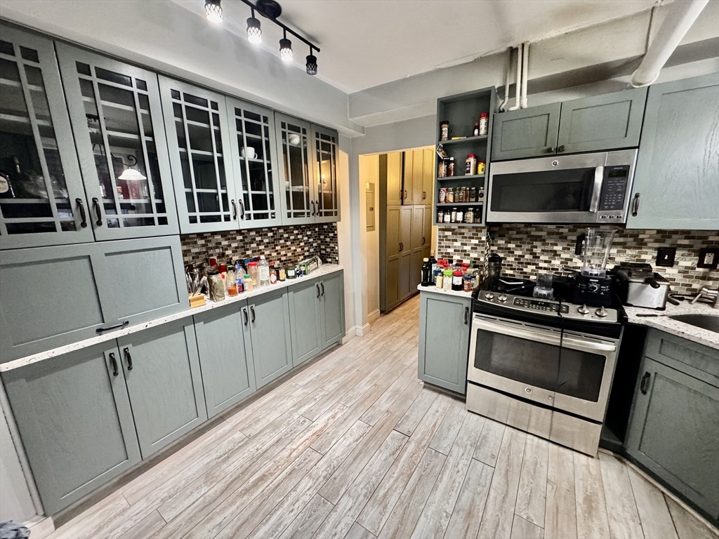 1662 Commonwealth Ave, Boston, Massachusetts, 2 Bedrooms Bedrooms, 4 Rooms Rooms,1 BathroomBathrooms,Residential Lease,For Rent,Commonwealth Ave,73545389