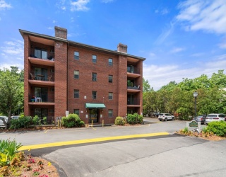 16 Winter St, Waltham, Massachusetts, 2 Bedrooms Bedrooms, 5 Rooms Rooms,2 BathroomsBathrooms,Residential Lease,For Rent,Winter St,73545391
