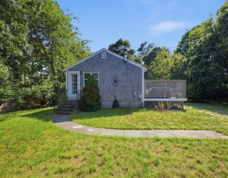 15 Commercial Street, Yarmouth, Massachusetts, 2 Bedrooms Bedrooms, 6 Rooms Rooms,1 BathroomBathrooms,Residential,For Sale,Commercial Street,73545399