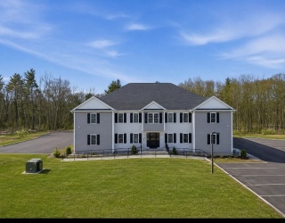 202 Central Street, Avon, Massachusetts, 1 Bedroom Bedrooms, 3 Rooms Rooms,1 BathroomBathrooms,Residential Lease,For Rent,Central Street,73545496