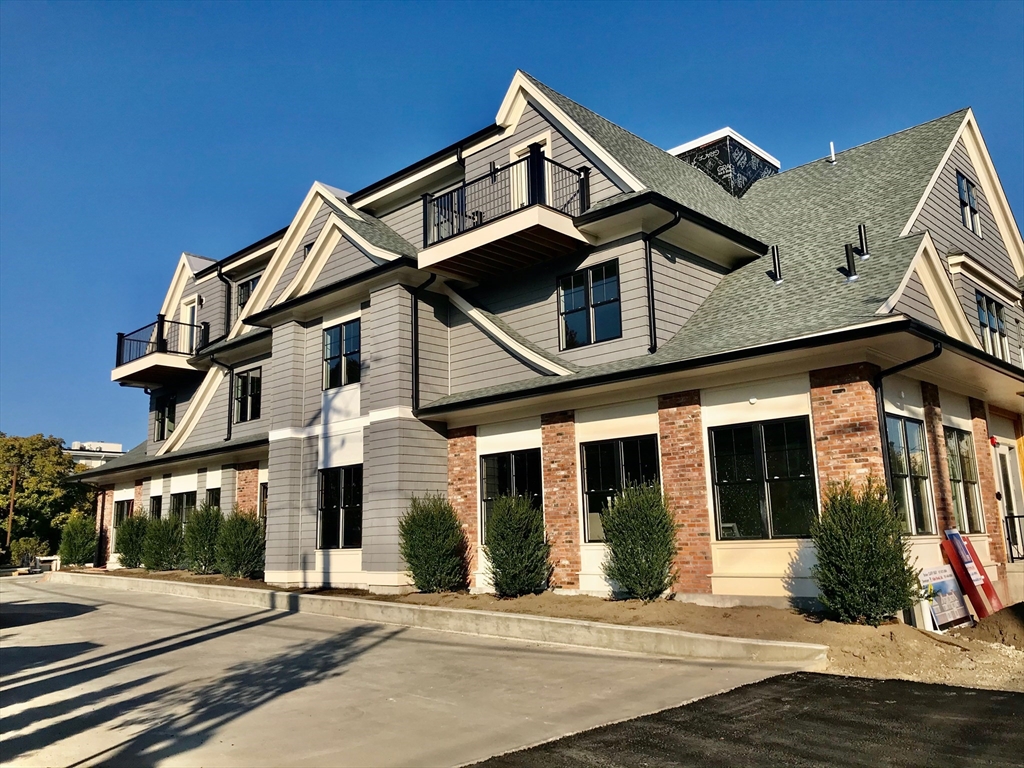 15 Oak, Needham, Massachusetts, 1 Bedroom Bedrooms, 3 Rooms Rooms,1 BathroomBathrooms,Residential Lease,For Rent,Oak,73502680
