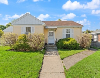 6 Corliss Ave, Gloucester, Massachusetts, 2 Bedrooms Bedrooms, 5 Rooms Rooms,1 BathroomBathrooms,Residential,For Sale,Corliss Ave,73521070