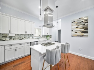 1008-1010 River St, Boston, Massachusetts, 3 Bedrooms Bedrooms, 5 Rooms Rooms,2 BathroomsBathrooms,Residential,For Sale,River St,73521417