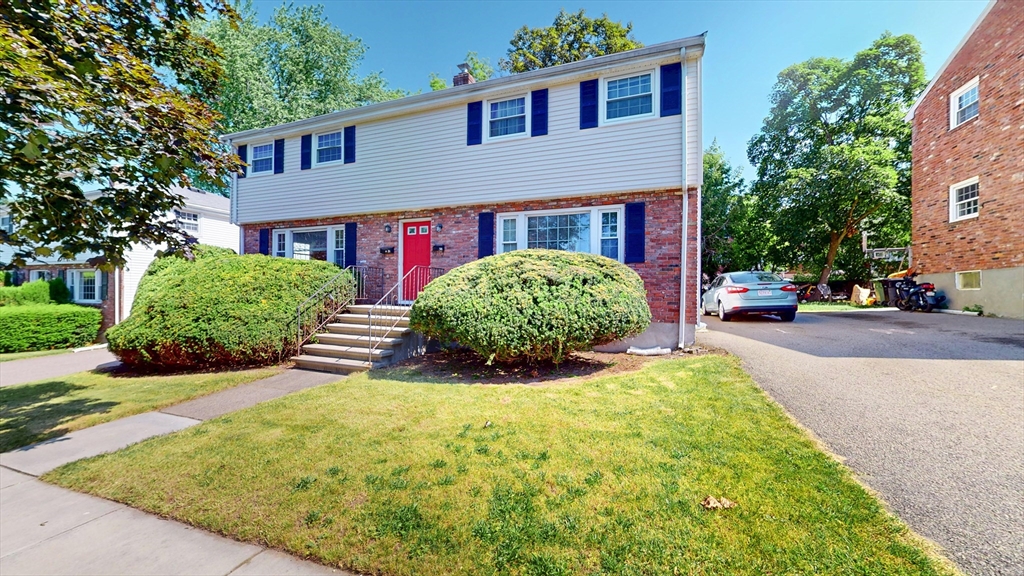 36 Nash St, Watertown, Massachusetts, 3 Bedrooms Bedrooms, 6 Rooms Rooms,1 BathroomBathrooms,Residential Lease,For Rent,Nash St,73532763