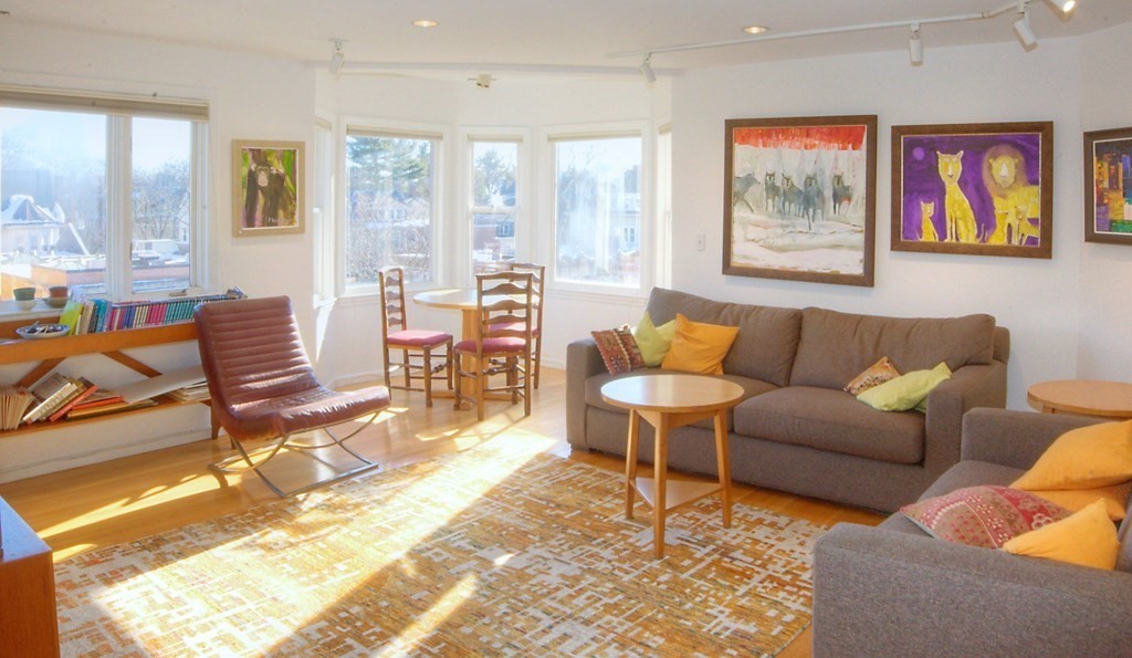 1 Lancaster Street, Cambridge, Massachusetts, 4 Bedrooms Bedrooms, 7 Rooms Rooms,2.5 BathroomsBathrooms,Residential Lease,For Rent,Lancaster Street,73539199