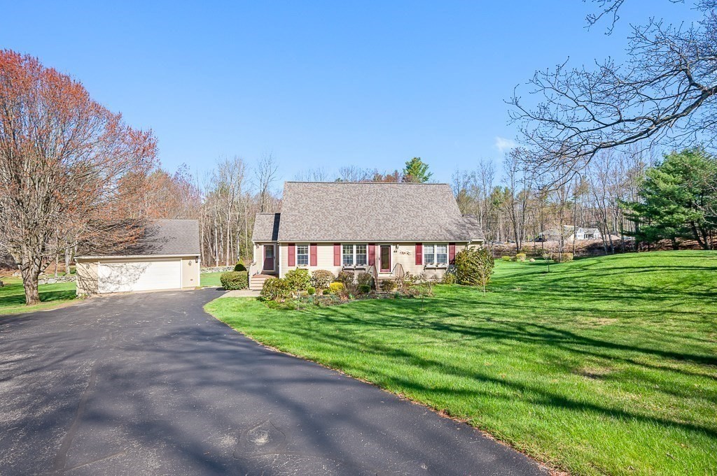 49 Bullard Rd, Oakham, Massachusetts, 4 Bedrooms Bedrooms, 7 Rooms Rooms,2.5 BathroomsBathrooms,Residential,For Sale,Bullard Rd,73510919
