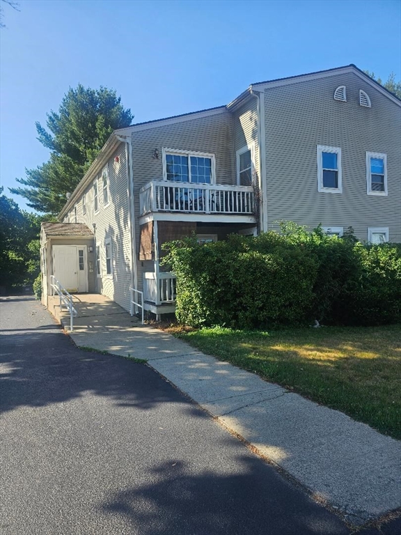 22 State St, Taunton, Massachusetts, 2 Bedrooms Bedrooms, 4 Rooms Rooms,1 BathroomBathrooms,Residential Lease,For Rent,State St,73545552