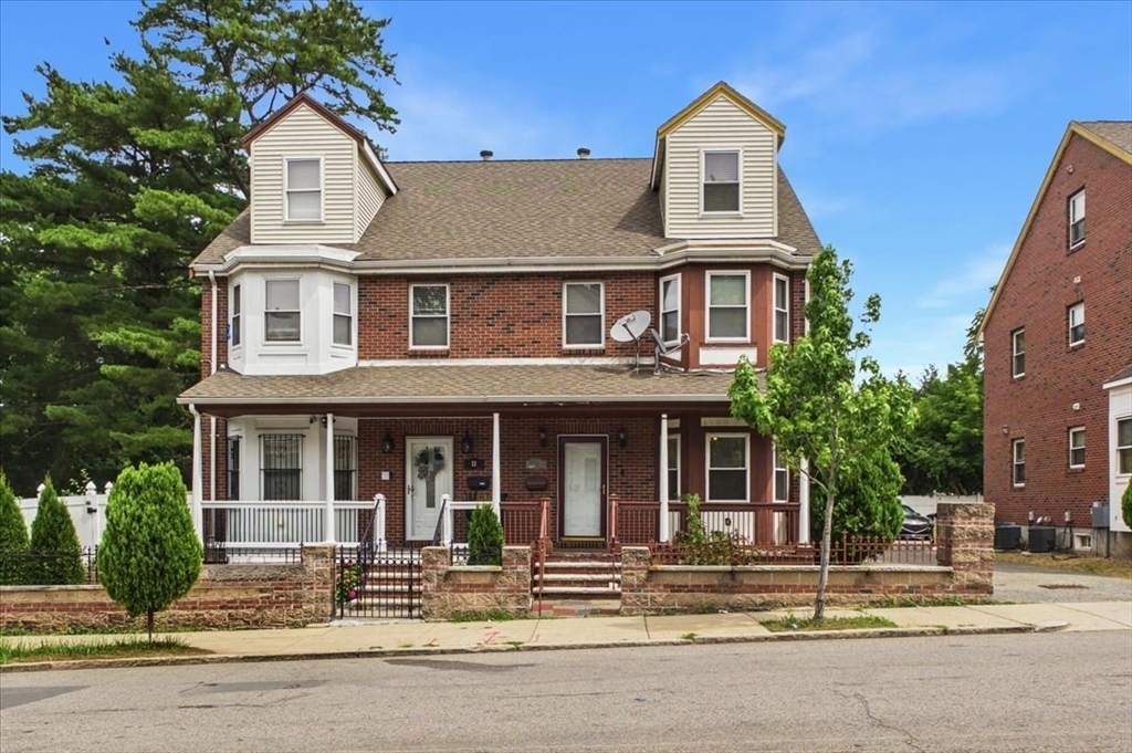11 Woodrow Ave, Boston, Massachusetts, 3 Bedrooms Bedrooms, 6 Rooms Rooms,2.5 BathroomsBathrooms,Residential,For Sale,Woodrow Ave,73545567
