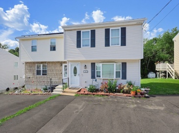 17 Bolton St, Worcester, Massachusetts, 2 Bedrooms Bedrooms, 4 Rooms Rooms,1.5 BathroomsBathrooms,Residential,For Sale,Bolton St,73545588