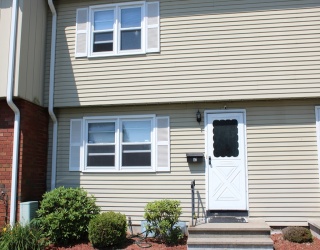 26 Yorktown Ct, Chicopee, Massachusetts, 2 Bedrooms Bedrooms, 4 Rooms Rooms,1.5 BathroomsBathrooms,Residential,For Sale,Yorktown Ct,73545604
