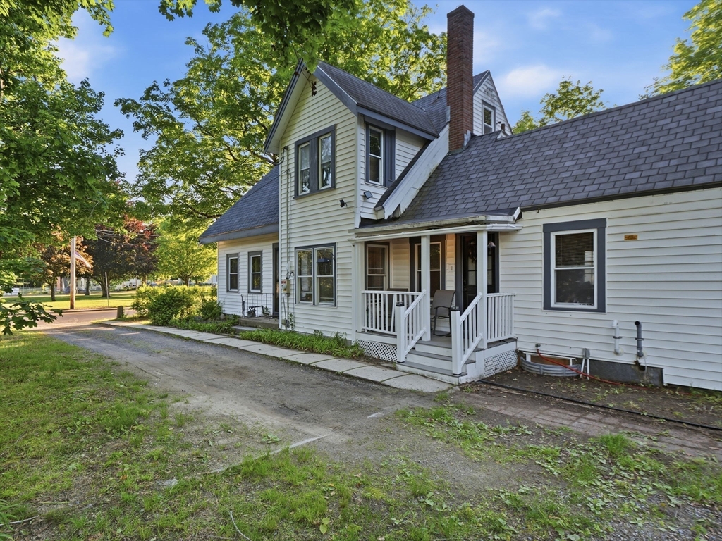 9 Turnpike Rd, Townsend, Massachusetts, 4 Bedrooms Bedrooms, 11 Rooms Rooms,3 BathroomsBathrooms,Residential,For Sale,Turnpike Rd,73528442