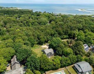 48 Plantingfield Way, Edgartown, Massachusetts, 2 Bedrooms Bedrooms, 5 Rooms Rooms,1.5 BathroomsBathrooms,Residential,For Sale,Plantingfield Way,73545630