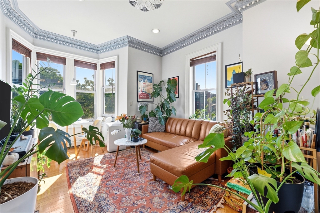 58-60 Clarendon St, Boston, Massachusetts, 1 Bedroom Bedrooms, 4 Rooms Rooms,1 BathroomBathrooms,Residential Lease,For Rent,Clarendon St,73545626