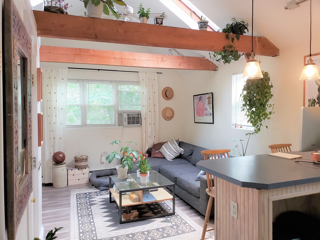 22 Armington St, Boston, Massachusetts, 2 Bedrooms Bedrooms, 5 Rooms Rooms,1.5 BathroomsBathrooms,Residential Lease,For Rent,Armington St,73545637