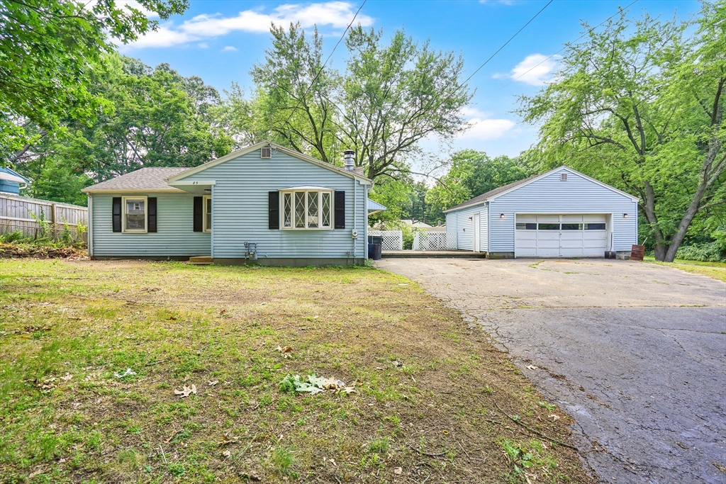 85 Bircham St, Springfield, Massachusetts, 4 Bedrooms Bedrooms, 7 Rooms Rooms,1 BathroomBathrooms,Residential,For Sale,Bircham St,73545411