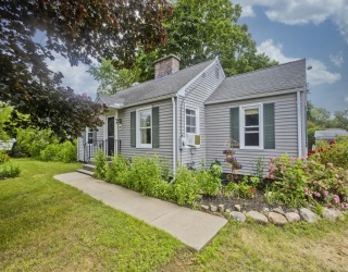 35 Pinehurst St, Westfield, Massachusetts, 3 Bedrooms Bedrooms, 7 Rooms Rooms,1 BathroomBathrooms,Residential,For Sale,Pinehurst St,73544951