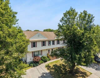 6 Conner Ct, Attleboro, Massachusetts, 3 Bedrooms Bedrooms, 5 Rooms Rooms,2.5 BathroomsBathrooms,Residential,For Sale,Conner Ct,73545568